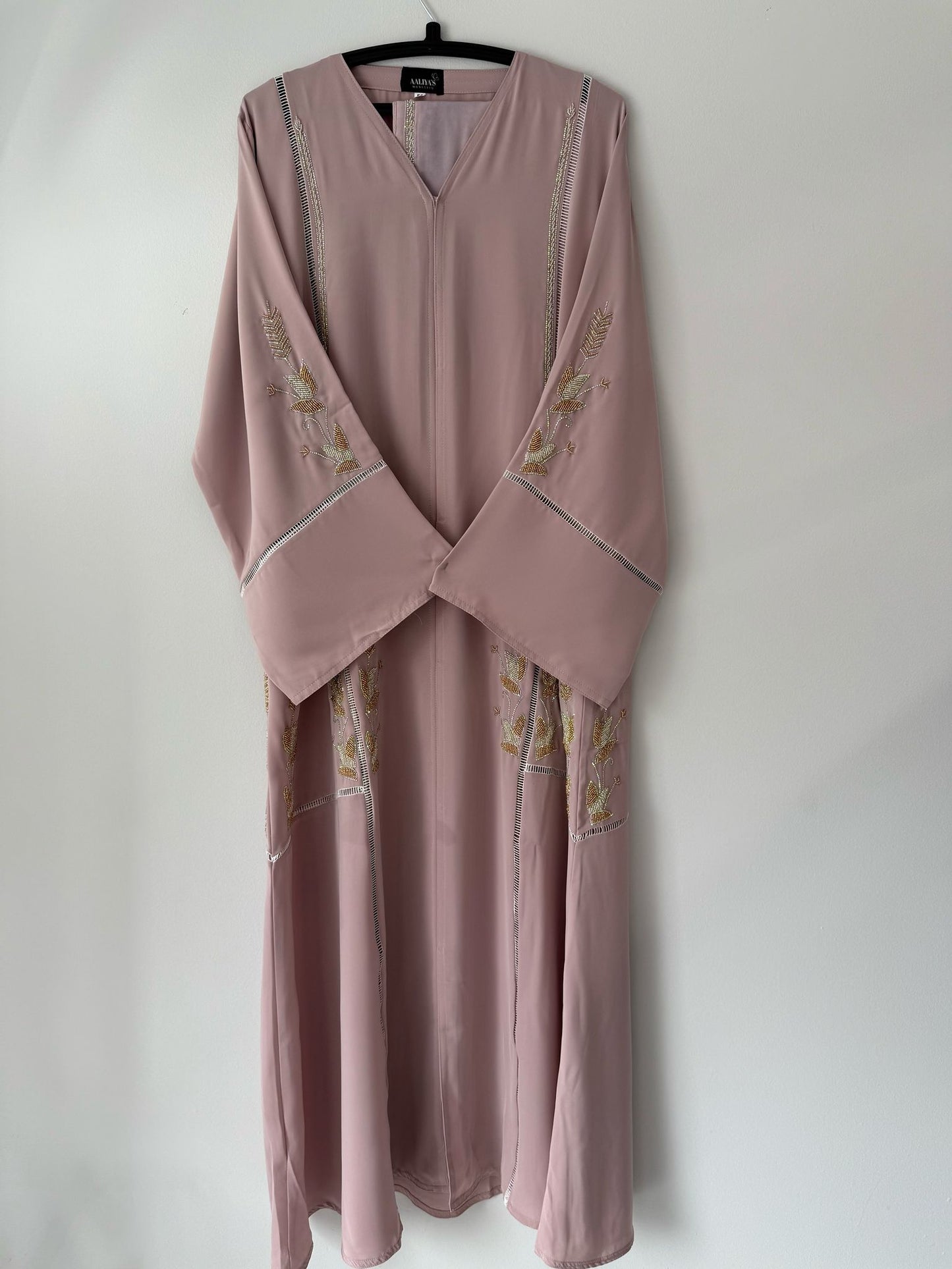 Noor Abaya